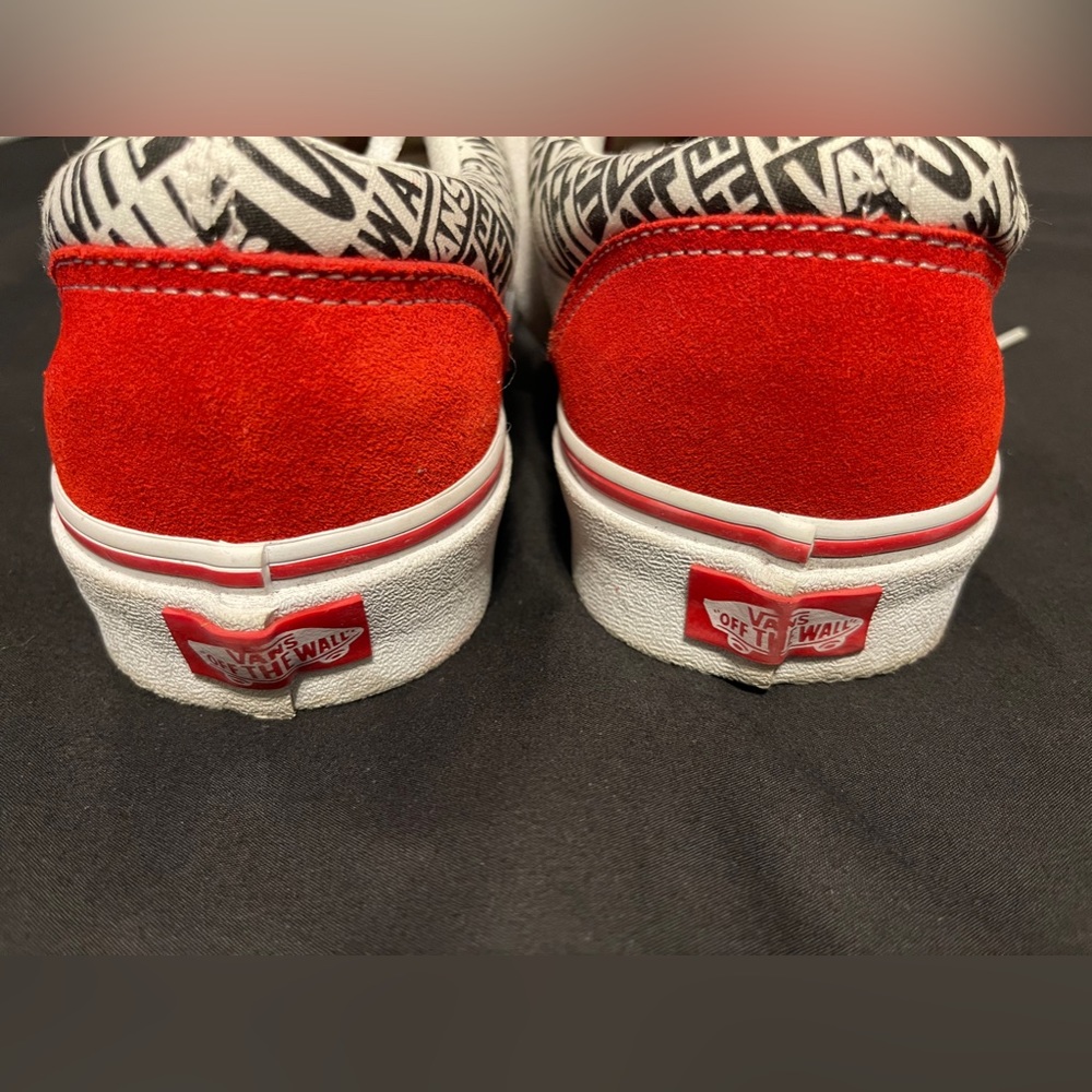 Vans - Picture 2 of 4